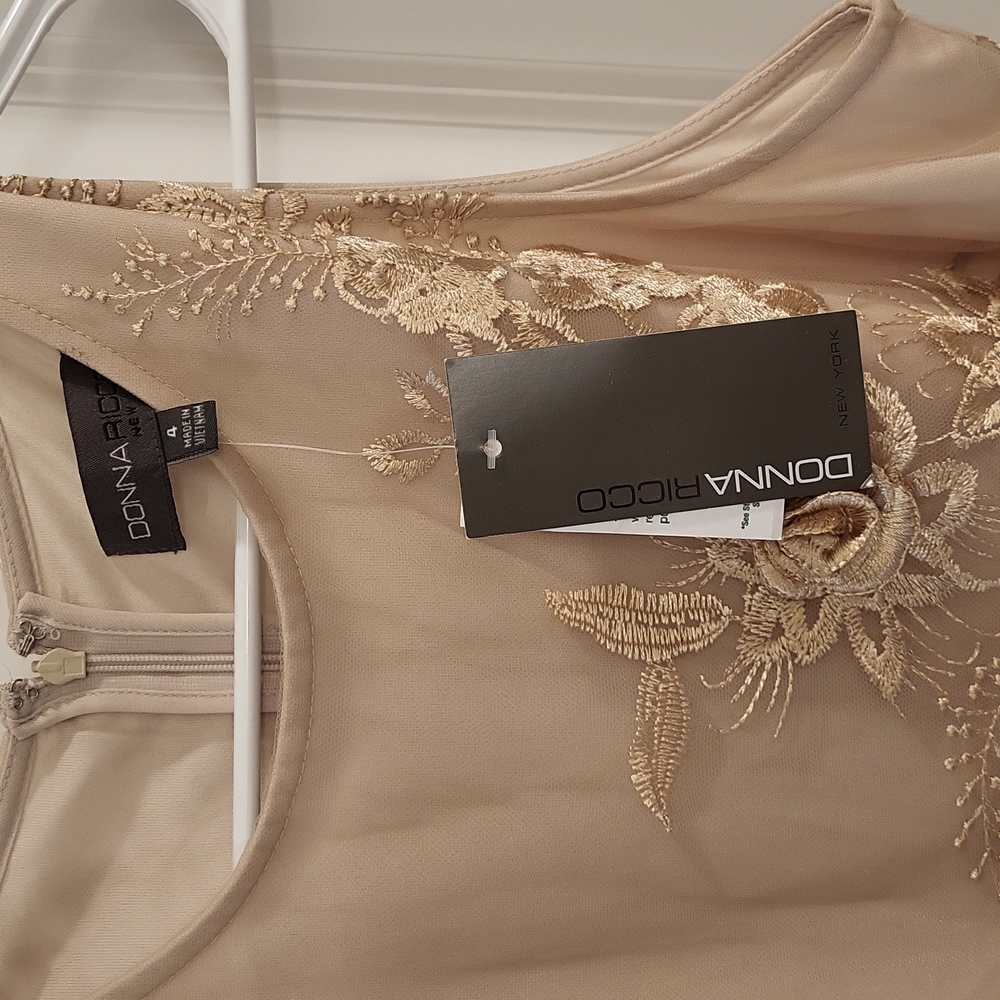 NWT Donna Ricco gold dress. Size 4 - Picture 3 of 4